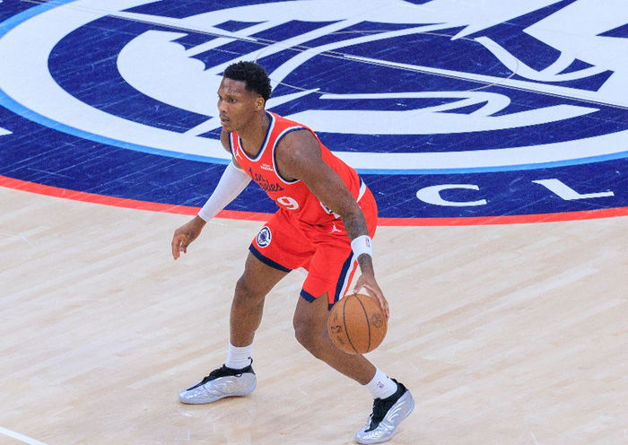 Pinnacle体育-重磅！洛杉矶快船今夜状态回暖法兰克福迎足总杯关键赛，荷甲窗口期再迎强敌的简单介绍